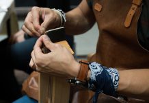 Kunst, handgemaakte spullen, boeken en broeken: 5x aprilmarkten in De Hallen maker market de hallen westkrant