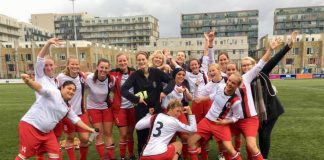 Vrouwenvoetbalteam loopt 40 kilometer in Nacht van de Vluchteling