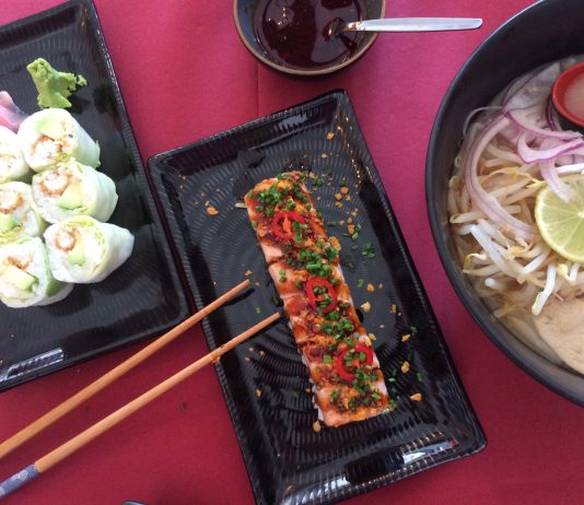 Rock ’n roll sushi-rolls bij AMA in Westerpark