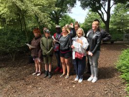 Theater door buurtbewoners Westergasfabriek