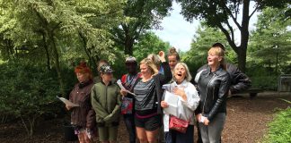 Theater door buurtbewoners Westergasfabriek