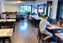 Saté en couscous bij Marovaan in Nieuw-West