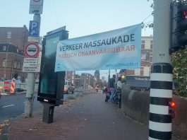 Spandoeken tegen vieze lucht op Nassaukade