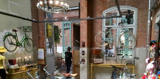 Daten op de fiets met drankje in De Hallen