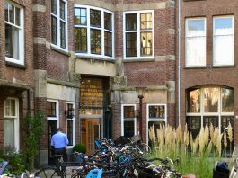 Parkeerplek bij Vondelpark: 100.000 euro