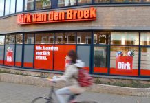 Dirk van den Broek overleden: supermarktpionier met wortels in West