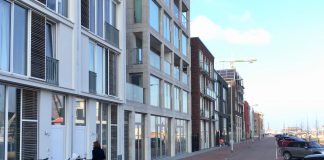 Bewoner Houthaven moet fiets binnen zetten