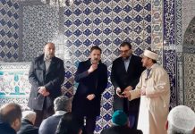 Bezoek aan moskee na aanslagen in Nieuw-Zeeland