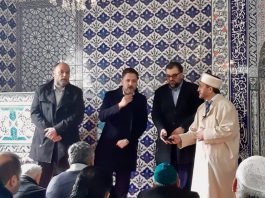 Bezoek aan moskee na aanslagen in Nieuw-Zeeland