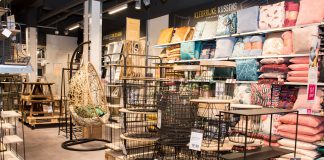 Xenos opent winkel op Plein ’40-’45