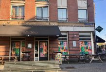 Jerk chicken en rum uit Trinidad bij Boótoe