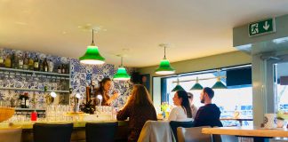 Eetcafé Landlust: superlief Marokkaans-Nederlands een-tweetje