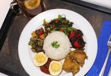 Lunch met de minirijsttafel van Aries