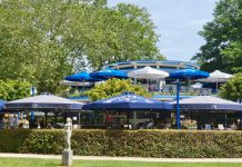 Biertjes drinken bij Het Theehuis