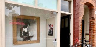 Staatsliedenbuurt eert F. Starik in etalages