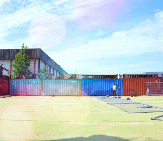 Lofi op Sloterdijk moet dicht vanwege dansende bezoekers