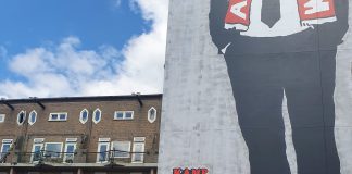 Portret Van der Laan onthuld op Mercatorplein