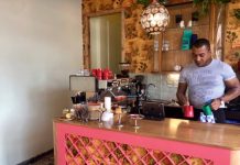 Redbone in de Jan Eef schenkt nu ook koffie