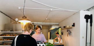 De geur van héél vers brood in de J.P.