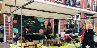 Hier kun je het lekkerst foodshoppen op de Ten Katemarkt