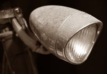 Reminder: het wordt weer donker op straat, dus gebruik fietslampjes