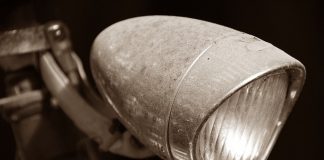 Reminder: het wordt weer donker op straat, dus gebruik fietslampjes