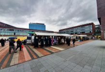 Bewoners willen markt Bos en Lommerplein redden