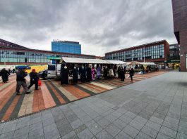 Markt weg van Bos en Lommerplein