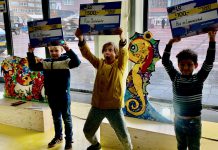 Rosa Boekdrukker wint eerste prijs met kunstwerk plastic afval