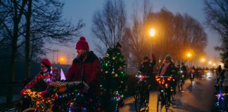 West viert Kerst met een Light Parade