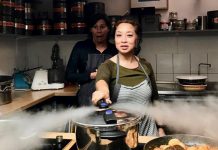 Miss Tan uit Nieuw-West maakt Indonesische kookbijbel