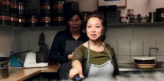 Miss Tan uit Nieuw-West maakt Indonesische kookbijbel