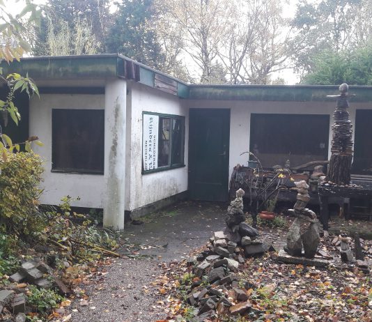 Dit gebouwtje is te huur voor weinig, voor iemand met een leuk idee