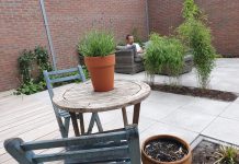 Ook Nieuw-West bindt de strijd aan tegen betegelde tuinen