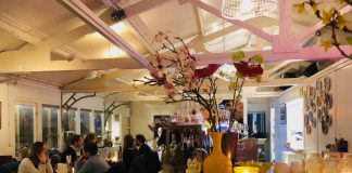 In het drijvende restaurant van ‘Master Chef’ Gary Loen is genialiteit troef