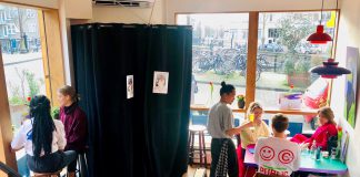 Liquid cocaine met rumcola ribs bij Bar Pamela in Oud-West