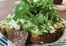 Ikaria Food op het Kwakersplein heeft eten waarmee je 100 jaar kunt worden