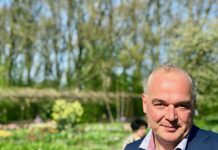 De bij als basis -Column Jeroen van Berkel, dagelijks bestuurder stadsdeel West