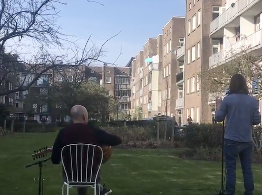 Even genieten: luister mee met deze balkonconcerten in West