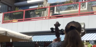 Celliste speelt voor bewoners Nieuw Vredenburgh in De Baarsjes