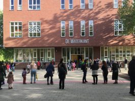 Scholen open, volle parken: West verder van het slot af