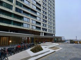 Halsema sluit woning Pontsteiger na vondst vuurwapen en geld