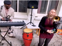 Saskia Laroo en Warren Byrd spelen vrijdagmiddag in de achtertuin