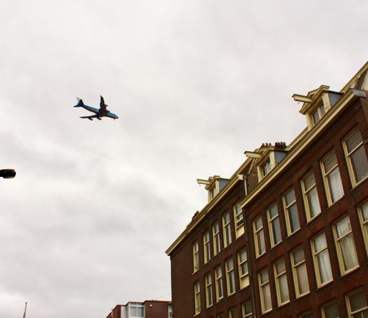 ‘Nieuwe geluidsregels Schiphol belemmeren woningbouw’