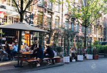 Het leven is zoet onder de pergola van De Italiaan