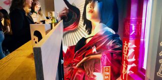 Ramen slurpen tussen de straatkunst