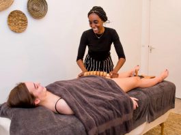 Massage met ‘deegrollers’ in de Van Hallstraat