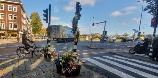 Bloemenzee voor ‘Tessie’ bij Willem de Zwijgerlaan