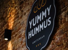 De fluweelzachte hummus van Yummy Hummus aan de Kinkerstraat