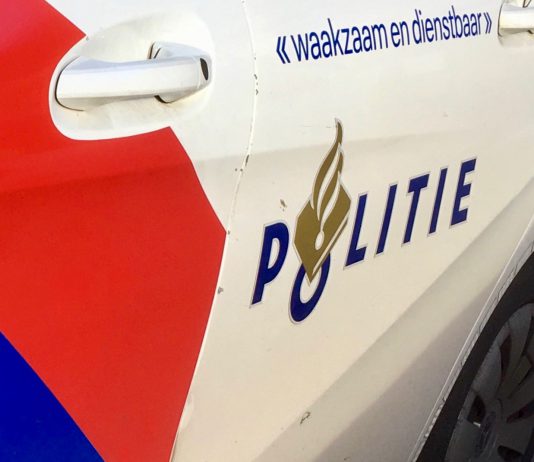 Politie doet onderzoek met drone boven De Baarsjes